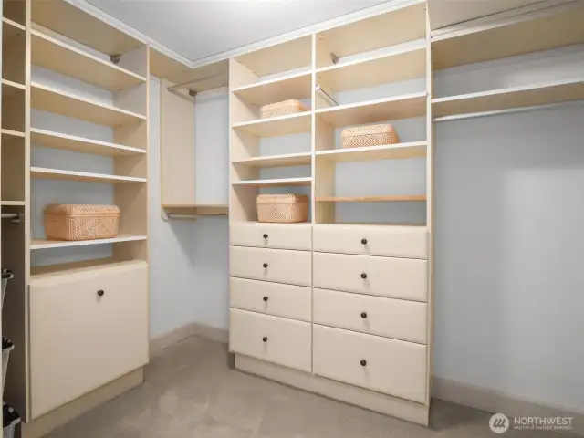 2nd bedroom suite walk-in closet