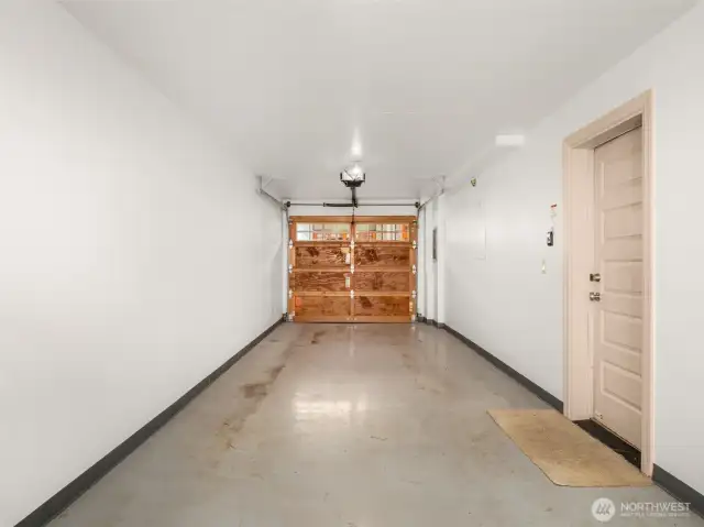 Tanden 2-car garage