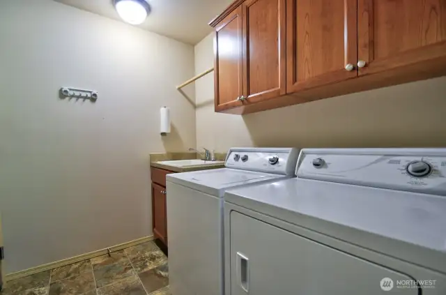 Laundry room - washer and dryer stay!