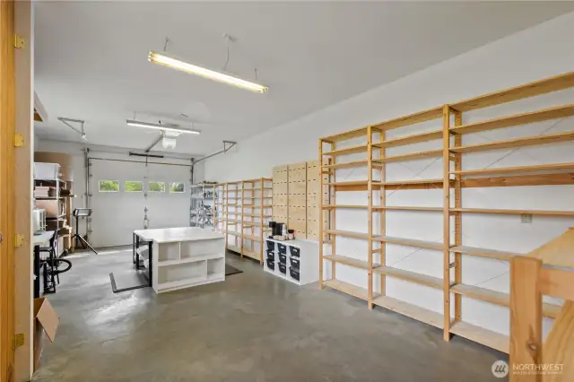 1 of 4 Bays - this space currently rented to local artist