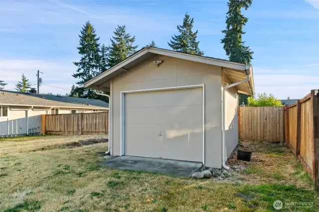 The garage/shop has alley access, too.