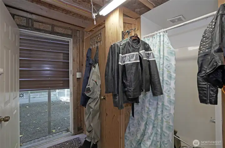 Well House Shower
