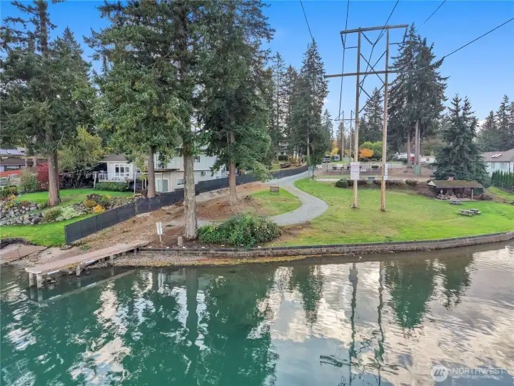 Boat launch and a couple parks available for use if you want to take advantage of living near the lake