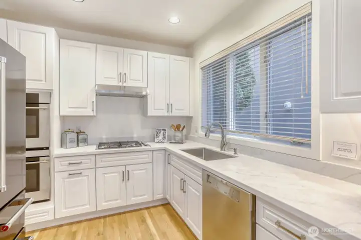 Brand new cabinets and quartz countertops.
