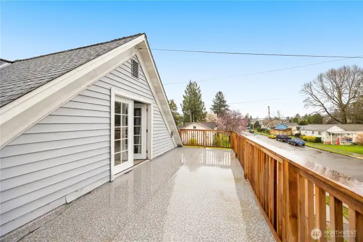 Balcony with territorial view