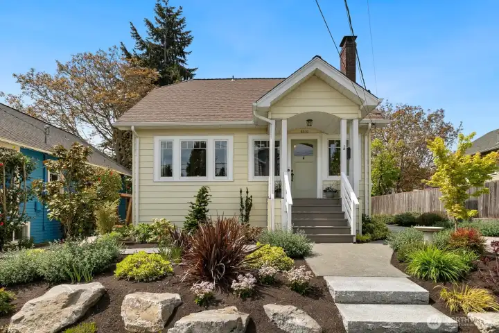 Welcome to 6531 27th Ave NW in Ballard/Sunset Hill!