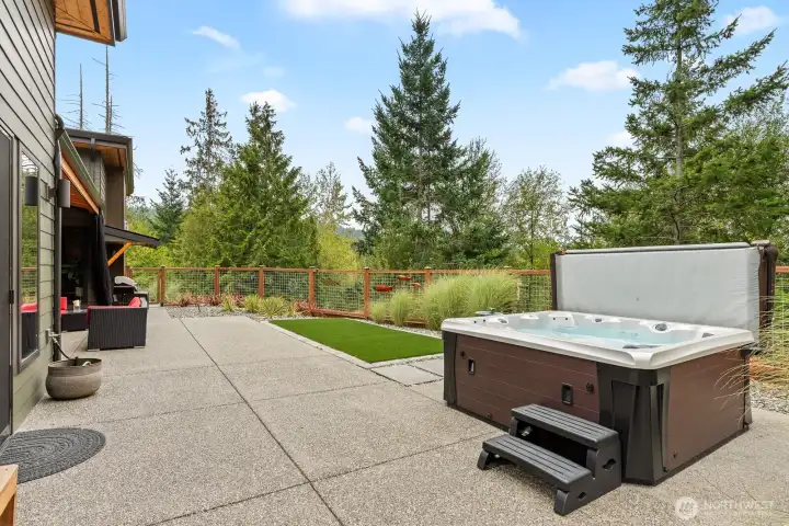 Hot tub is off primary suite.  Will never be a neighbor in site.