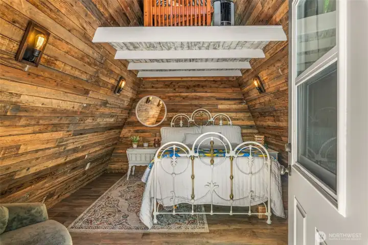 This quaint dry cabin offers a cozy mountain escape with reclaimed wood accents, This quaint dry cabin offers a cozy mountain escape with reclaimed wood accents,