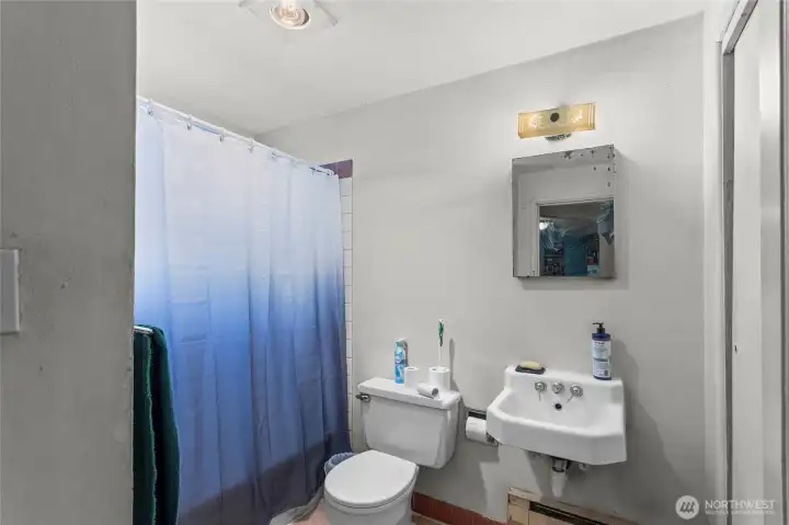 1 Bd Unit 1 Bd Unit