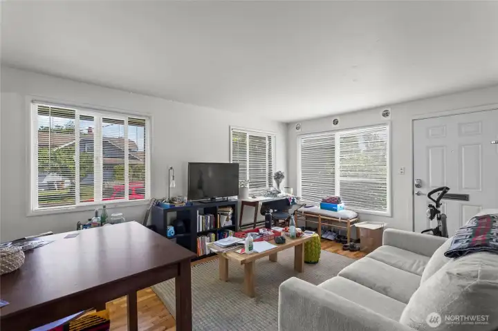 1 Bd Unit 1 Bd Unit