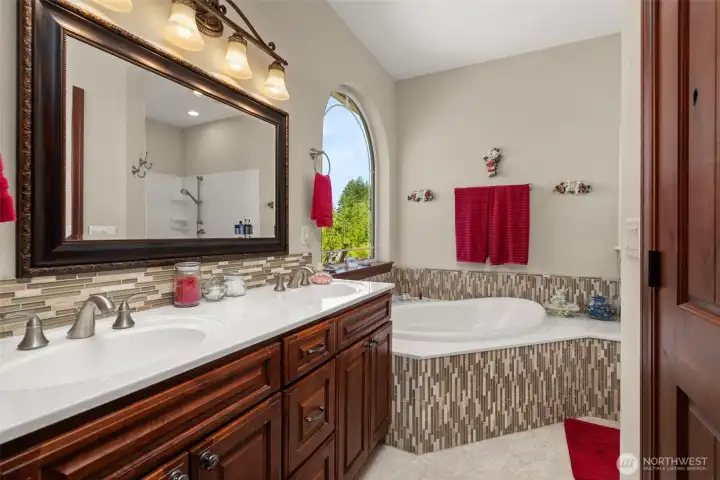 5 pc Master Bath