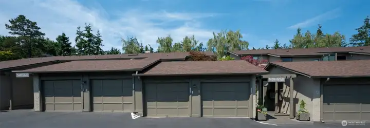 Conveniently located, private single car garage.