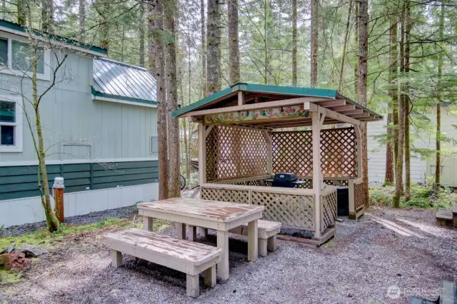 Picnic table!