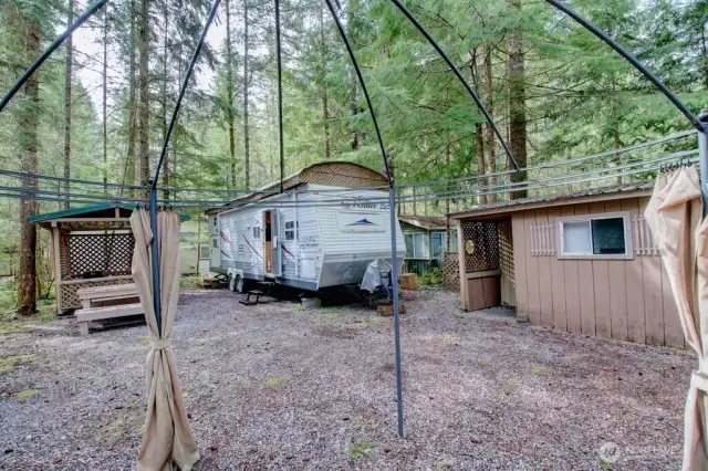 Spacious lot