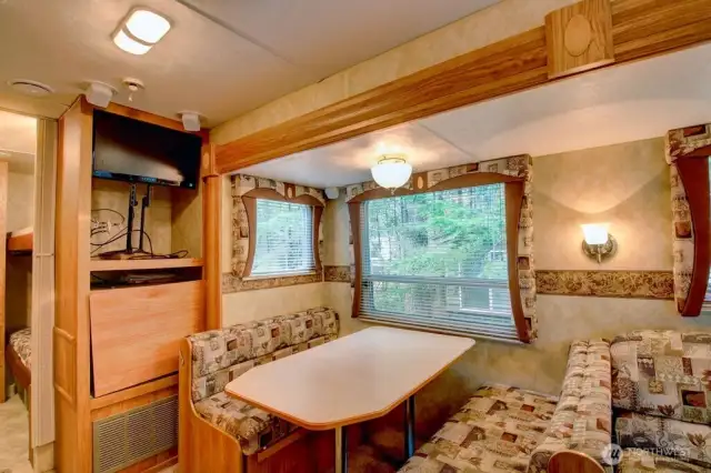Dining/eating space