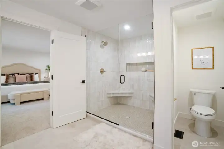 Primary Bathroom w/Fully tiled shower