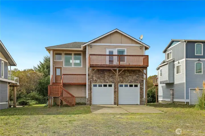 Two-story home backing to the dunes for privacy