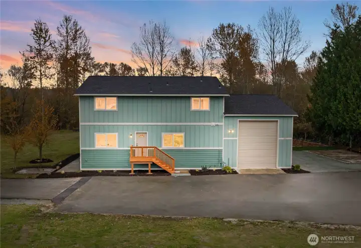 WELCOME HOME to 1.8 Acres in the Orting Valley! WELCOME HOME to 1.8 Acres in the Orting Valley!