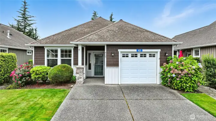 Welcome home to this great single story, no step entry home in Farmington Square!