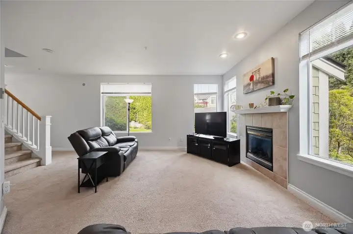 Lots of natural light, high ceilings, and an open layout come together to create a living space that feels bright, airy, and larger than life. Lots of natural light, high ceilings, and an open layout come together to create a living space that feels bright, airy, and larger than life.