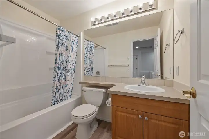 A four-piece secondary bathroom rounds out the upper level — practical, complete, and ready for the whole family. A four-piece secondary bathroom rounds out the upper level — practical, complete, and ready for the whole family.