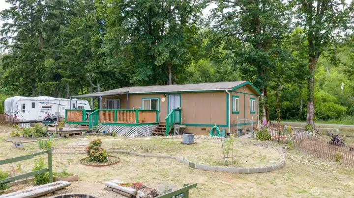 home facing back yard home facing back yard