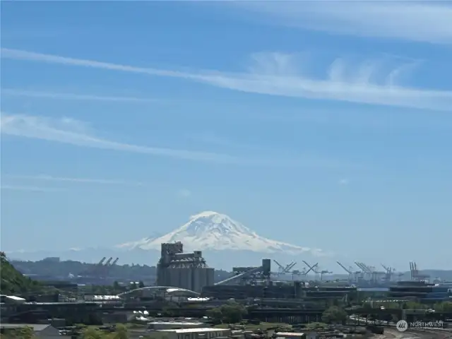 Incredible Mt.Rainier and city views out the big, bright windows.