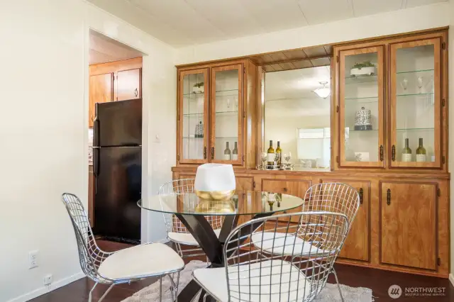 Entry into kitchen