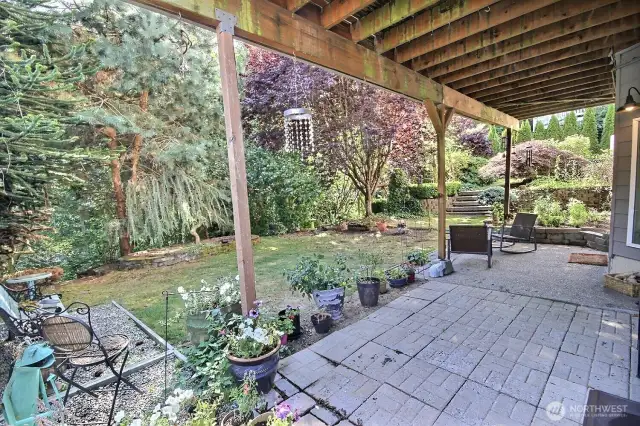 Separate access to MIL where you will find a beautiful kitchen with dining area, living room, 3/4 bathroom, bedroom and laundry room! Pictures on Tuesday!! Separate parking and driveway!!