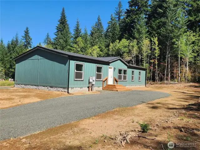 Welcome to 1507 W Highland Rd in Shelton!