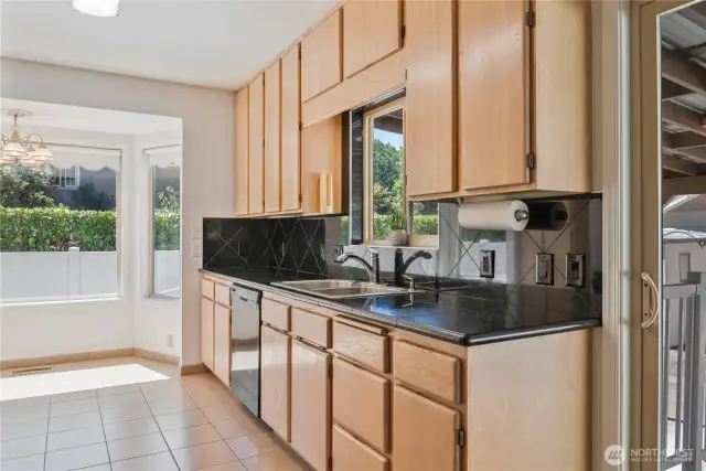 Great kitchen, with sliding glass door to the backyard