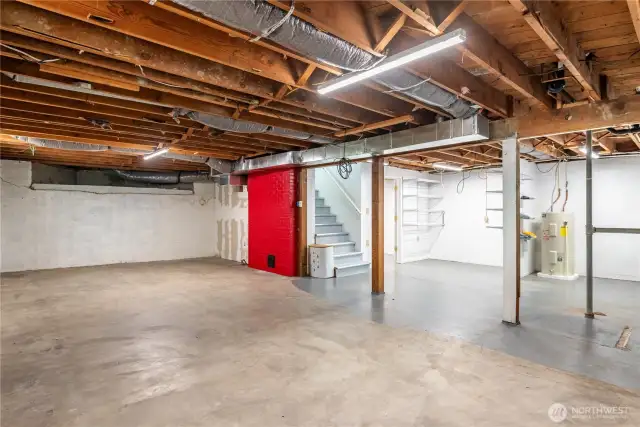 Bring your imagination, clean spacious basement with a good ceiling height ready for you!