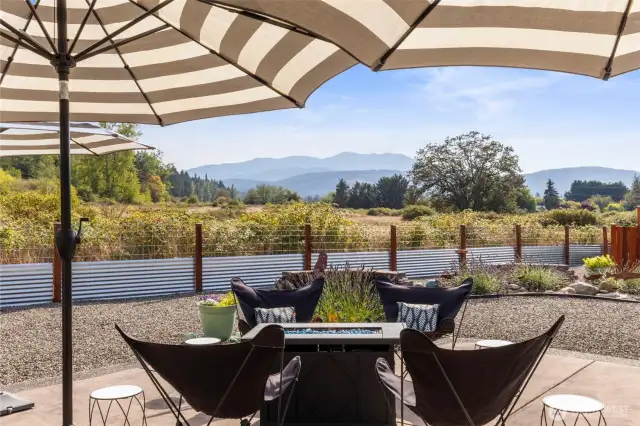 Sitting area to the 50 acre view.