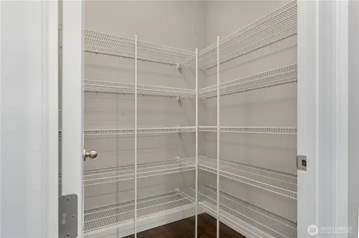 Walk in pantry