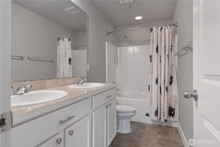 Upstairs full bath.