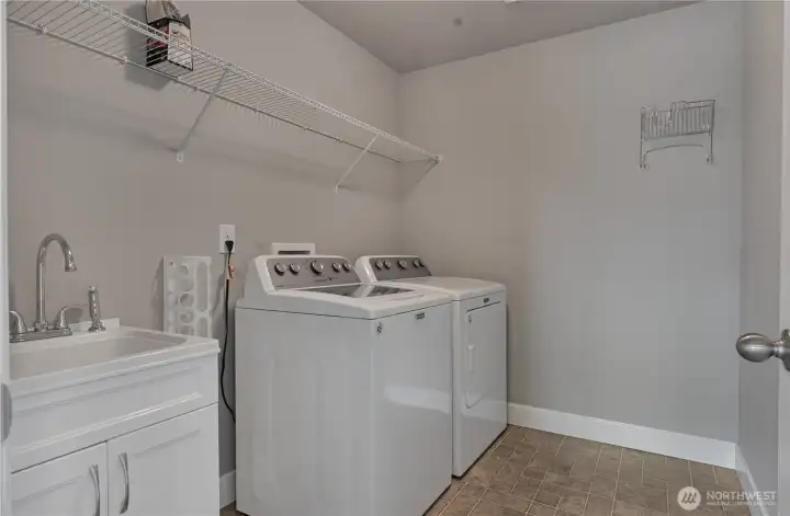Washer and dryer convey as well!