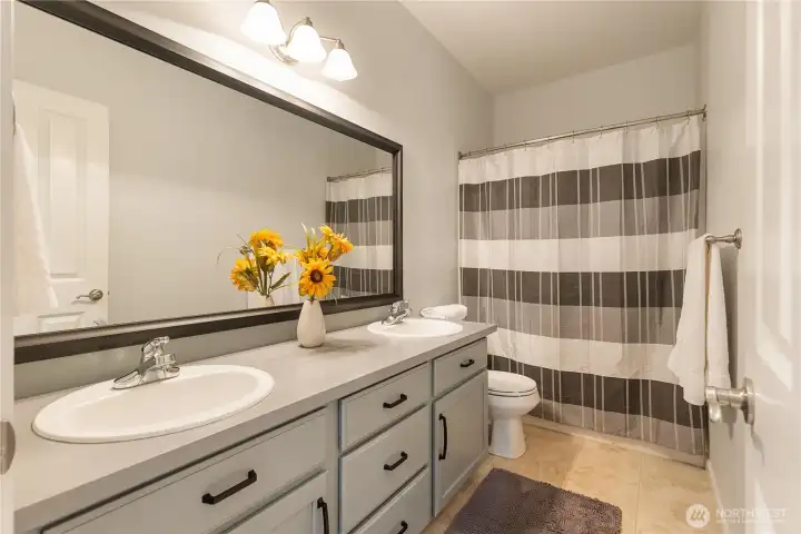 Upstairs hall bath - so nice to have double sinks!