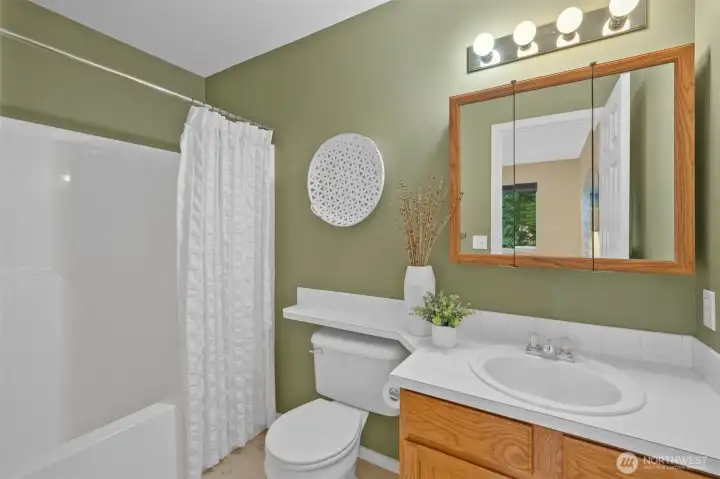 2nd Ensuite Bathroom