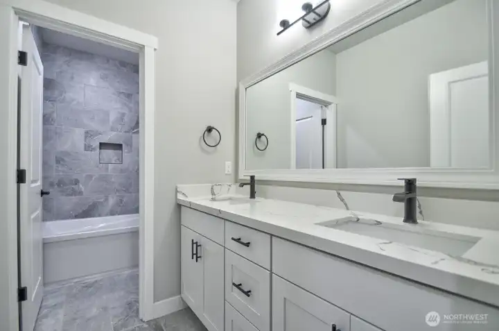 THESE PHOTOS ARE FOR ILLUSTRATION PURPOSES ONLY