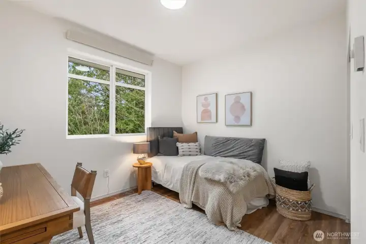 Large 2nd bedroom or office