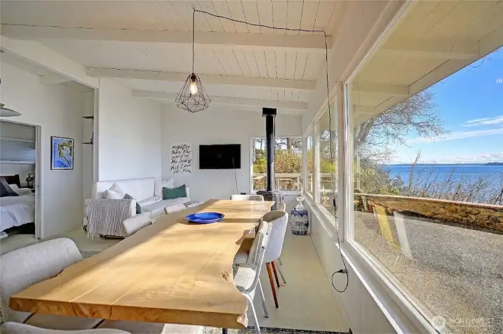 Room for many to gather