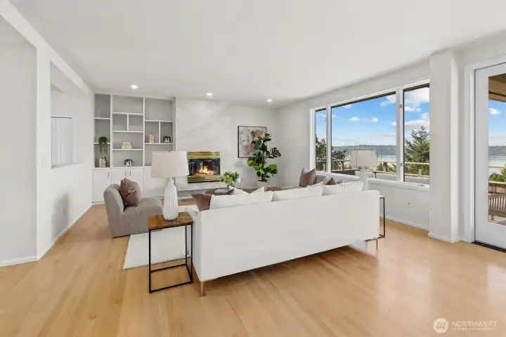 Living room (staged)