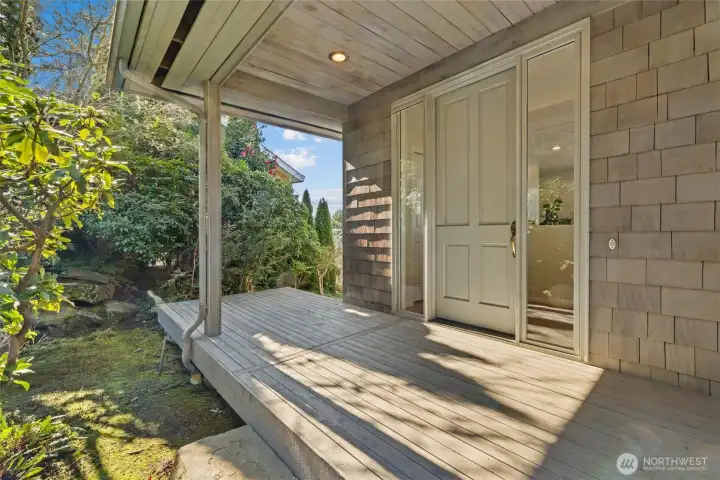 Separate entry providing direct access to upper level