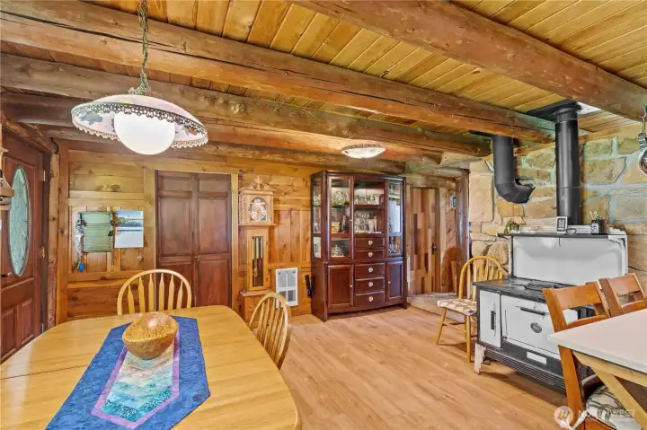 Warm and Inviting Dining Room w/Antique Stove (Stays!)