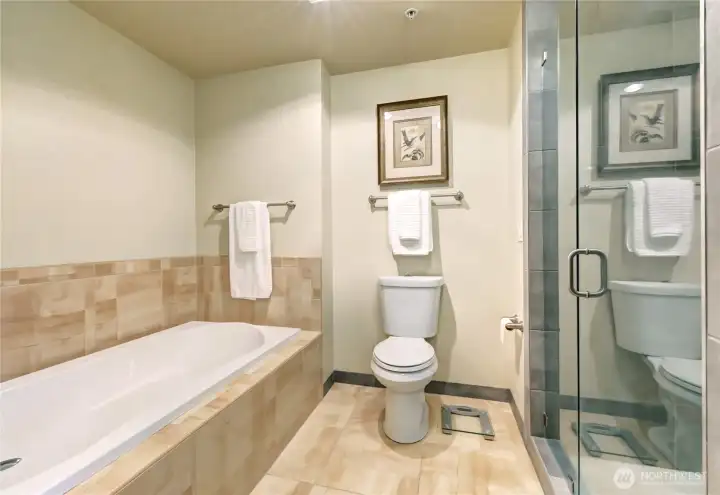 Soaking tub