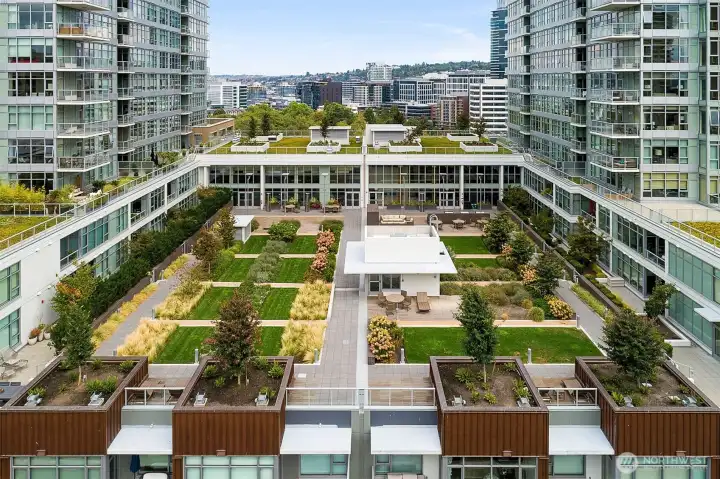 aerial of 7th floor park