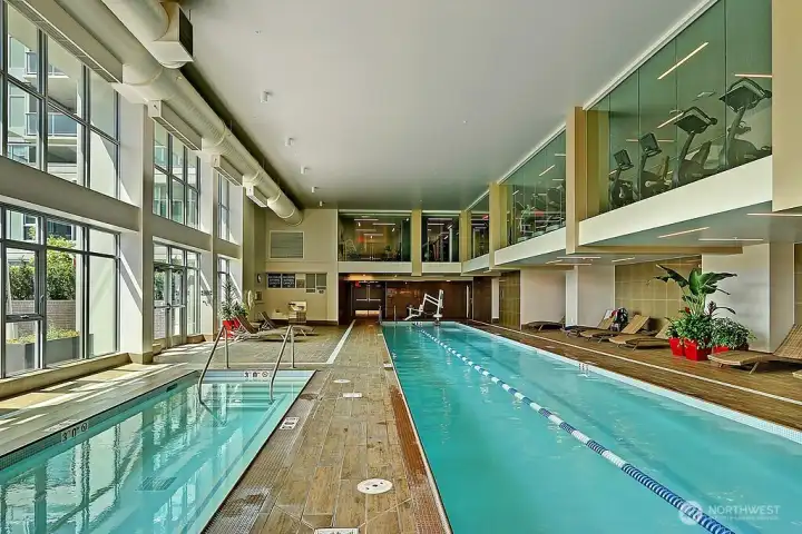7th floor pool / spa / hot tub