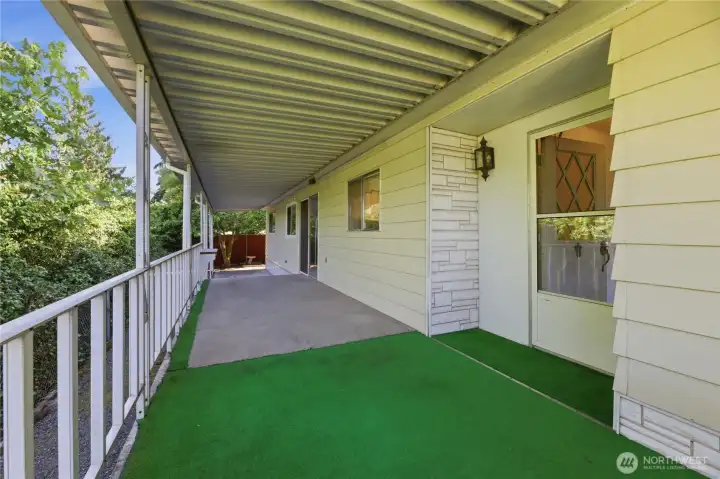 Front large covered deck