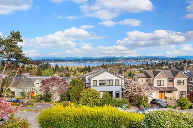 Panoramic Lake and Mountain views from all three floors!