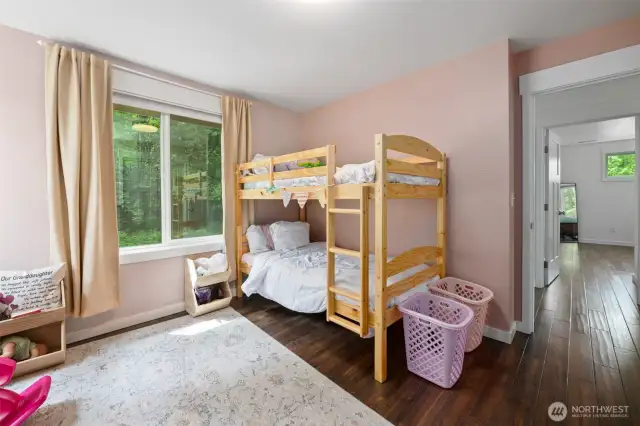 Bright & relaxing bedroom #2